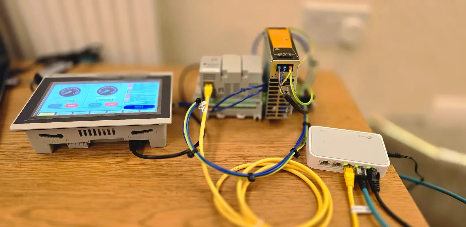 PLC, HMI and industrial Ethernet control-system development bench
